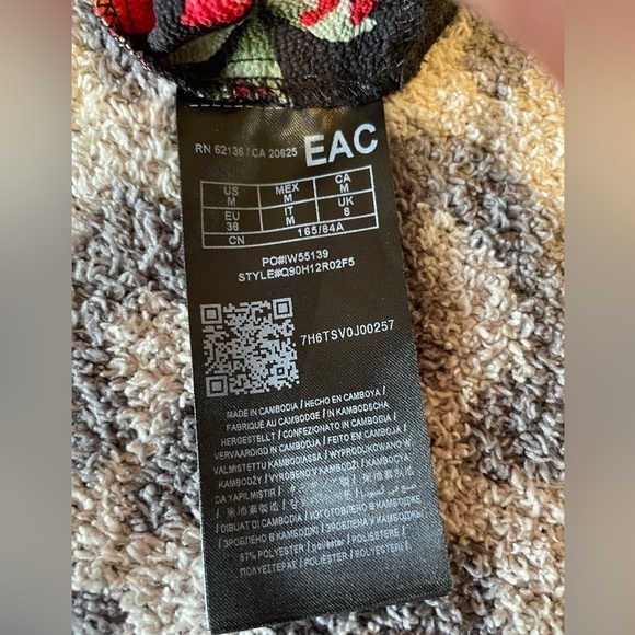 M Guess Crop Top Red Lily Flower - Picture 15 of 16